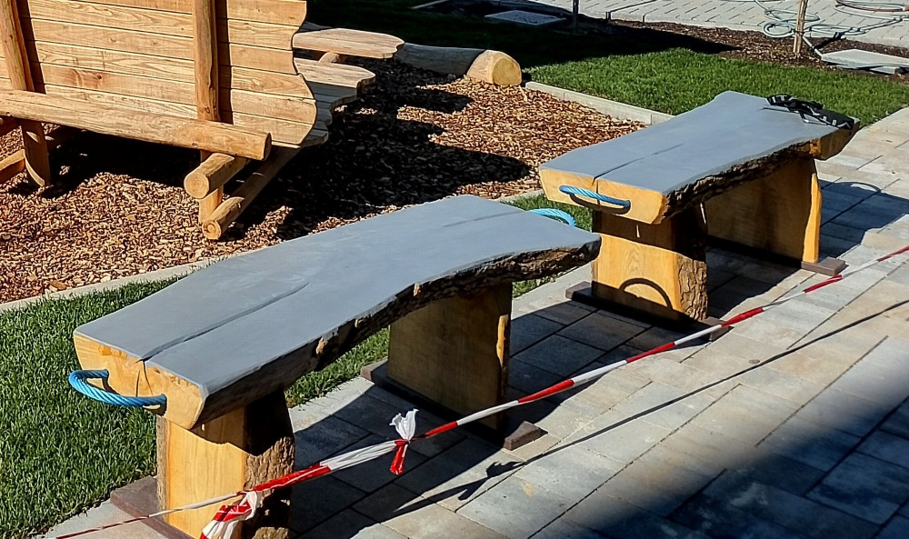 Gartenbank Klassik-Farbig  ohne Lehne 1,40 m